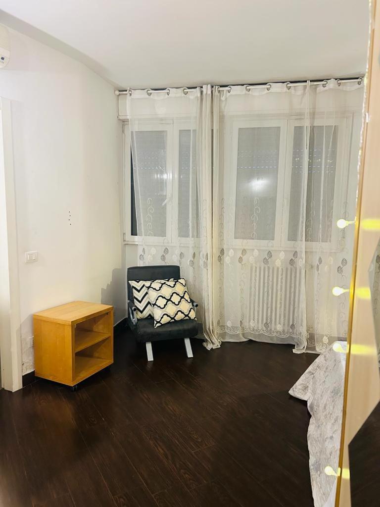 Easy Room Italy Prada Milano Ngoại thất bức ảnh